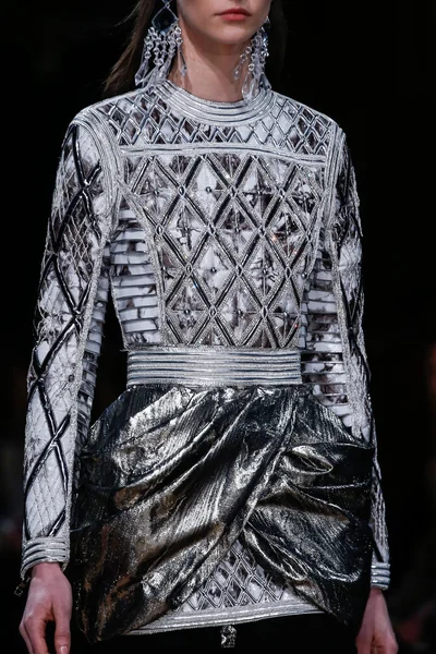 Look 1